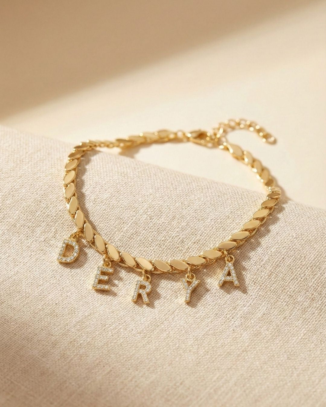 Pullu Namen Armband 22k vergoldet