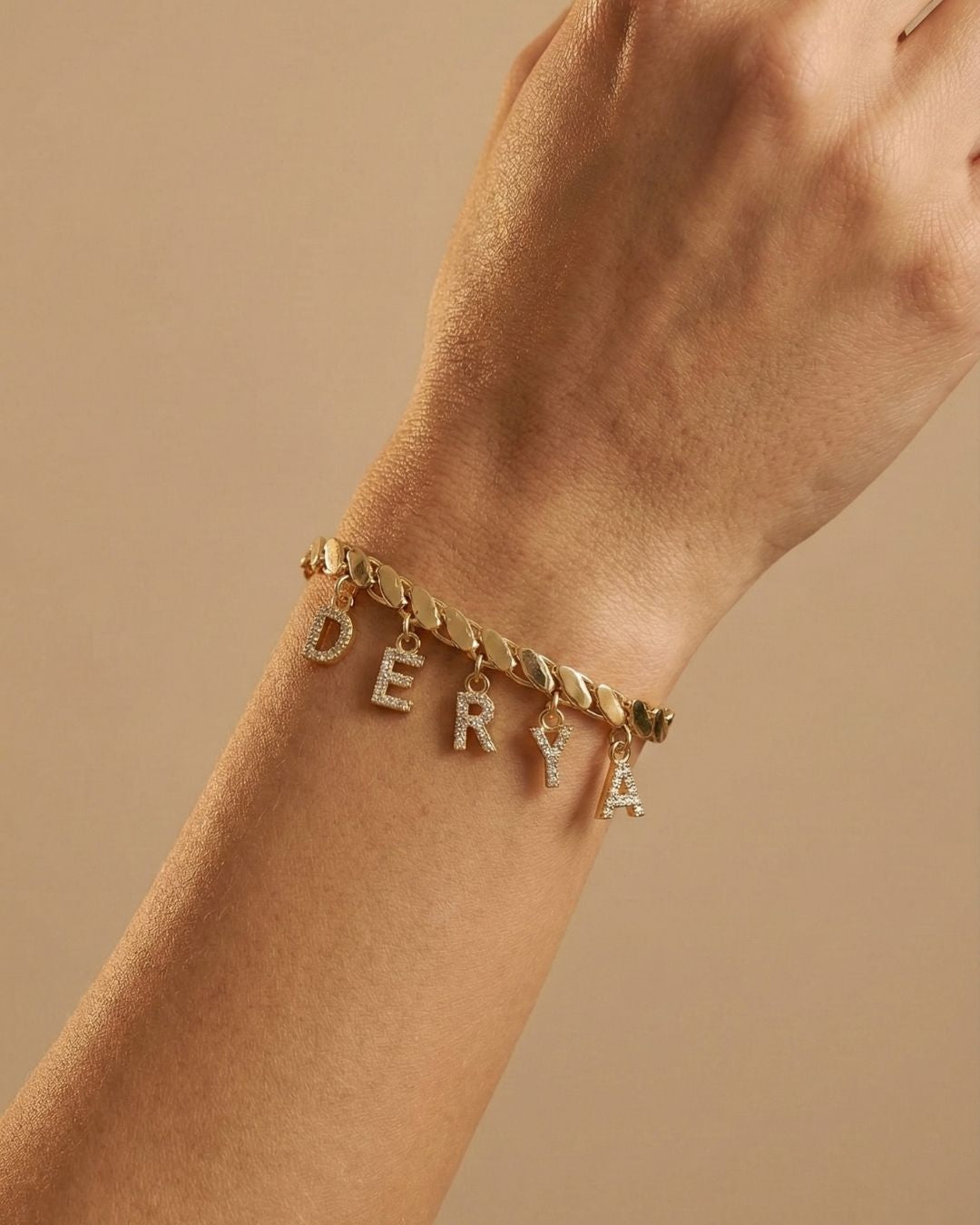 Pullu Namen Armband 22k vergoldet