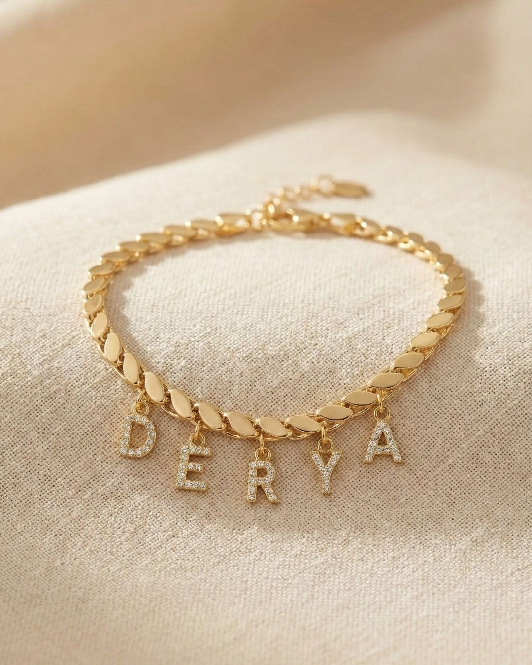 Pullu Namen Armband 22k vergoldet