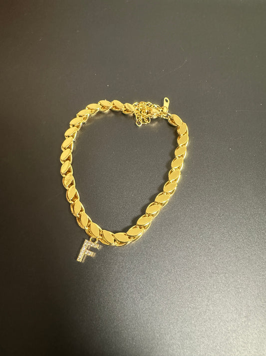 Buchstabenarmband 22k Vergoldet Pullu